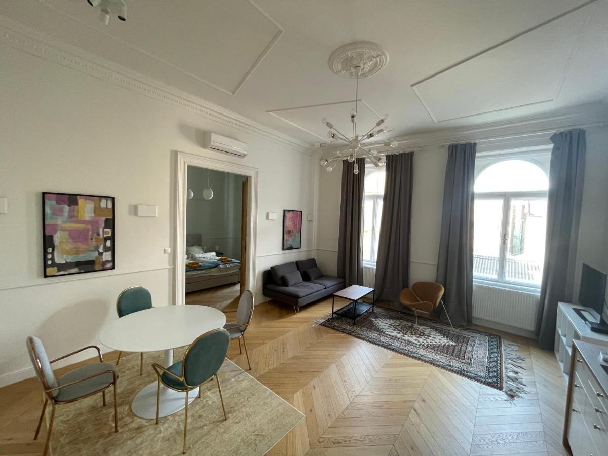 City Center 3, Elegant And Cozy 2Br In City Center! Budapest Bagian luar foto